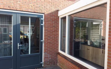 Nijverdal kozijn naast bestaande kunststof deuren